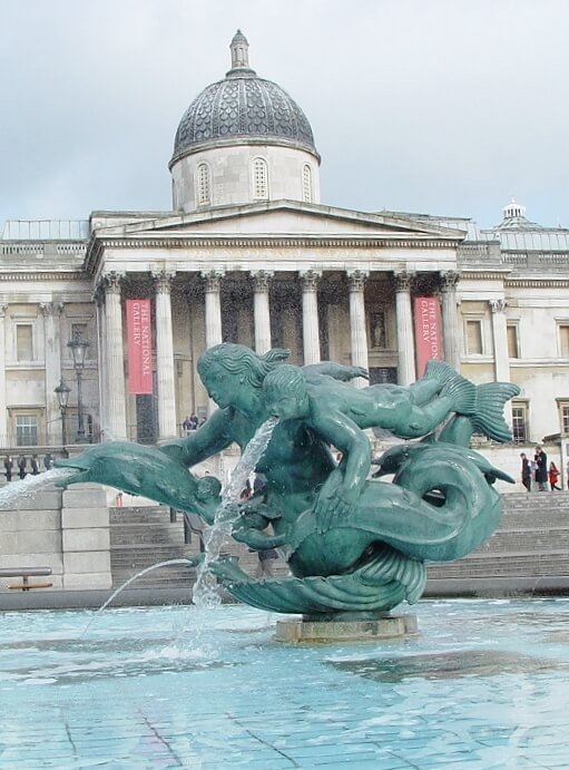 National Gallery London with a fountain sculpture in the foreground